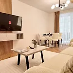 Luxor Elite - Private Parking, Kingsize Apartament *