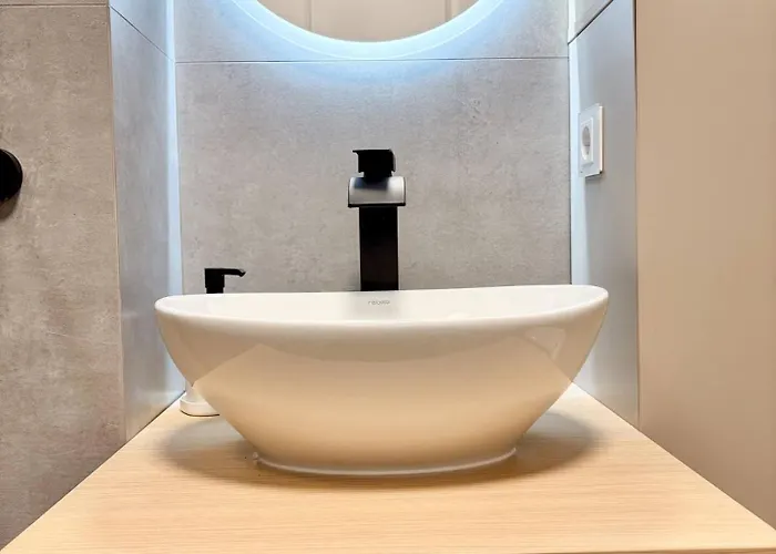 Luxor Elite - Private Parking, Kingsize Apartment